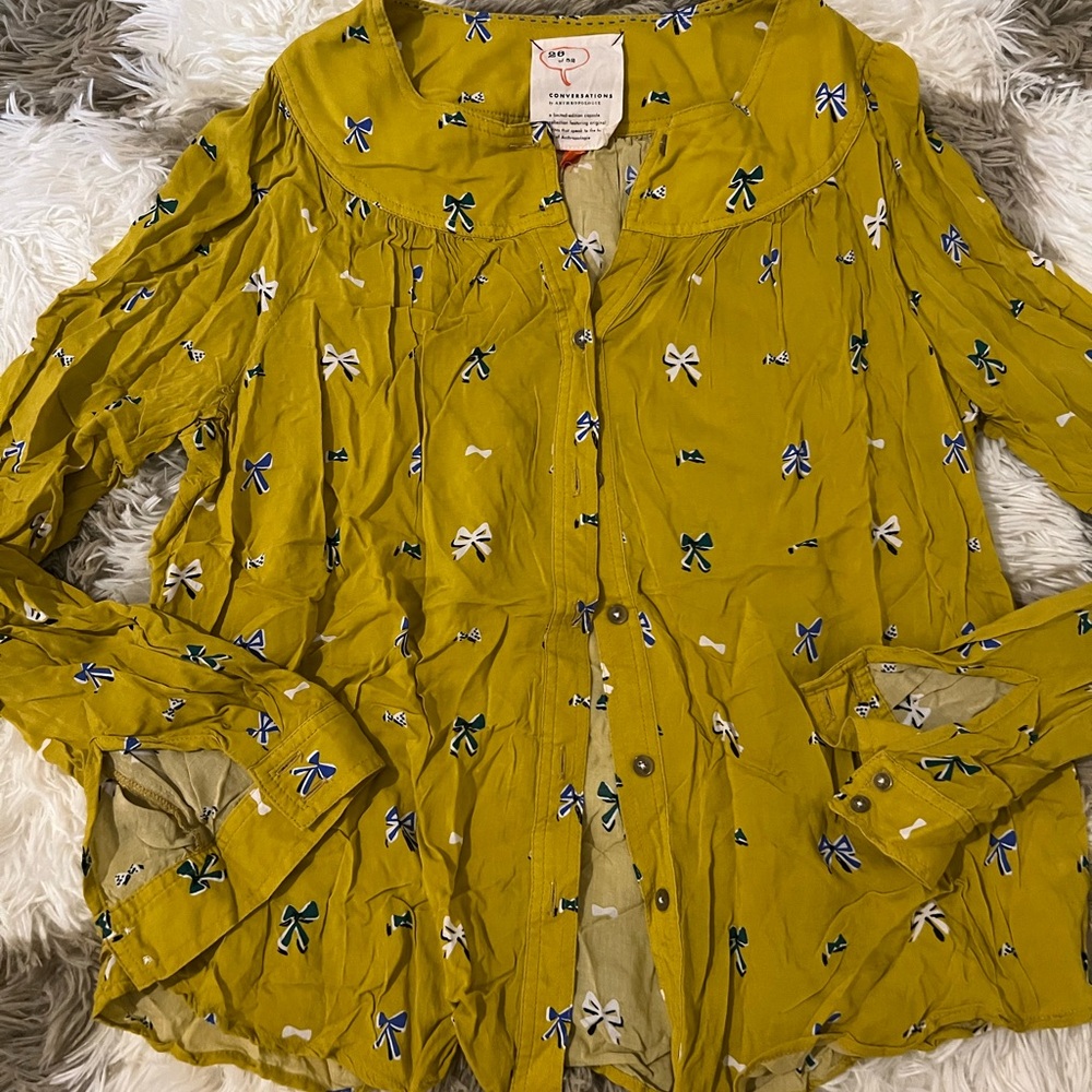 Anthropologie Mustard Bow Print Blouse size 6.